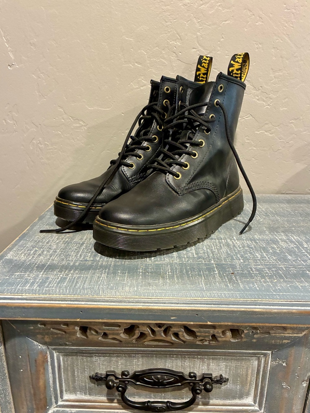 Dr Martens airwair BOOTS